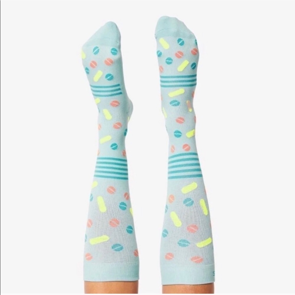 NWT figs compression socks. Mint vitamin M